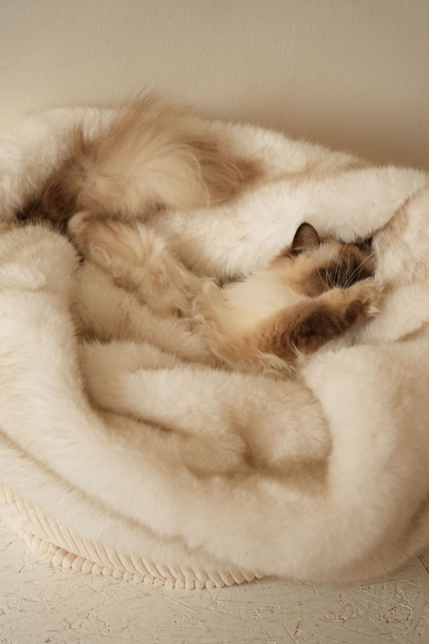 Le Moon – Grotte en Fausse Fourrure Haut de Gamme