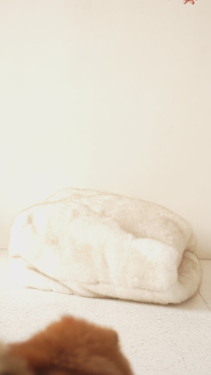 Le Moon – Grotte en Fausse Fourrure Haut de Gamme